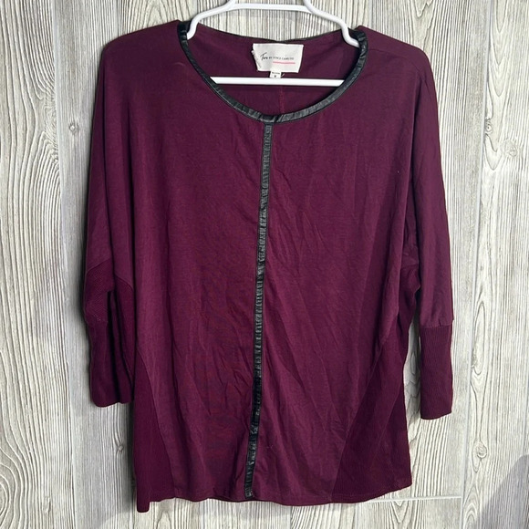 Women Two by Vince Camuto wine blouse size medium - Picture 1 of 5